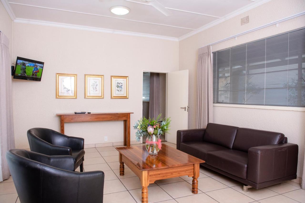Palm Park Hotel Lephalale Экстерьер фото